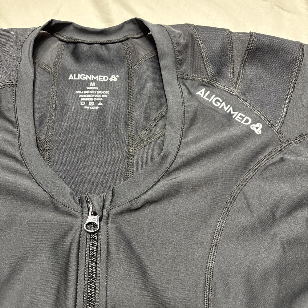 ALIGNMED Shirt Womens Medium Black Short Sleeve Postural Compression V Neck